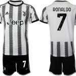 Billiga Fotbollströjor Herr Juventus Hemmatröja 2022-23 Kortärmad + Korta byxor RONALDO 7